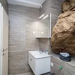 Hidden Gem - Two Bedroom With Terrace And Sea View Apartament *