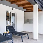 Hidden Gem - Two Bedroom With Terrace And Sea View Apartament Molunat