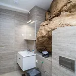 Hidden Gem - Two Bedroom With Terrace And Sea View Apartament *