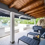 Hidden Gem - Two Bedroom With Terrace And Sea View *
