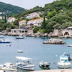 Hidden Gem - Two Bedroom With Terrace And Sea View * Molunat