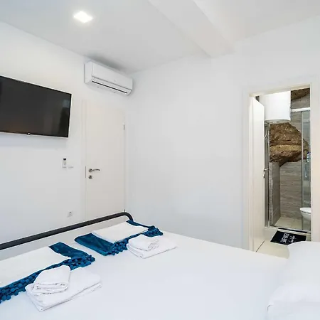 Hidden Gem - Two Bedroom With Terrace And Sea View Apartman *