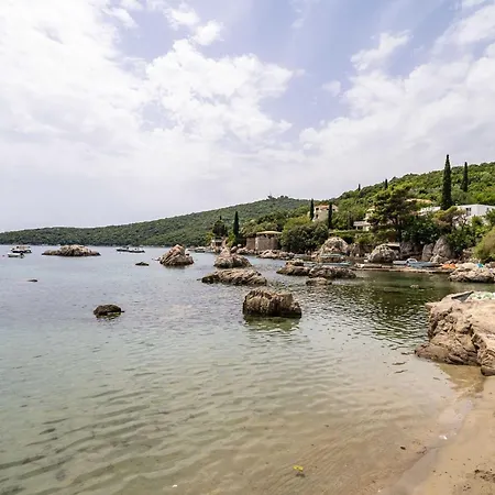 Hidden Gem - Two Bedroom With Terrace And Sea View Apartmán Molunat