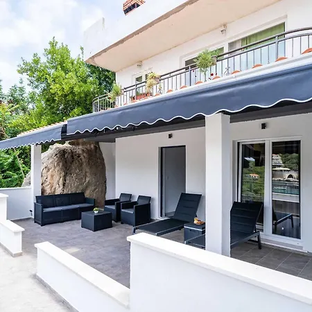 Apartmán Hidden Gem - Two Bedroom With Terrace And Sea View Molunat