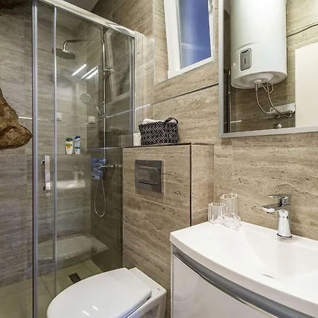 Hidden Gem - Two Bedroom With Terrace And Sea View Apartman *