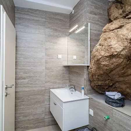 Hidden Gem - Two Bedroom With Terrace And Sea View Διαμέρισμα *