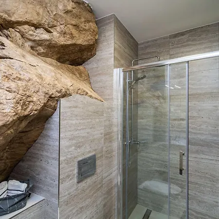 Hidden Gem - Two Bedroom With Terrace And Sea View Διαμέρισμα