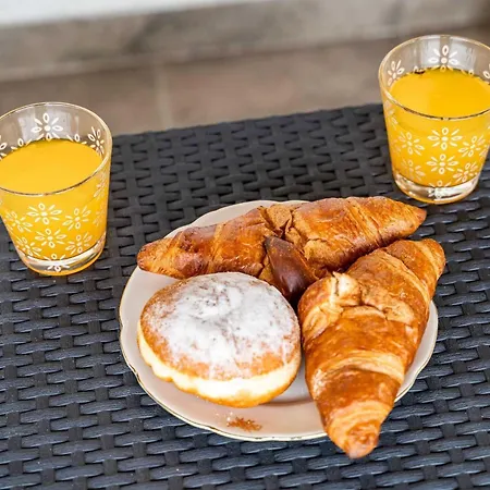 Hidden Gem - Two Bedroom With Terrace And Sea View Διαμέρισμα