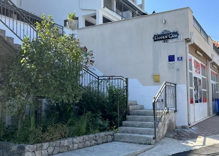 شقة Hidden Gem - Two Bedroom With Terrace And Sea View