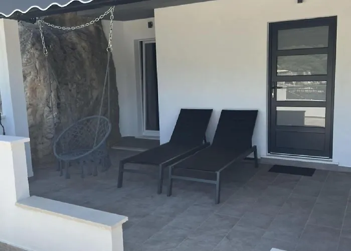 Hidden Gem - Two Bedroom With Terrace And Sea View شقة مولونات