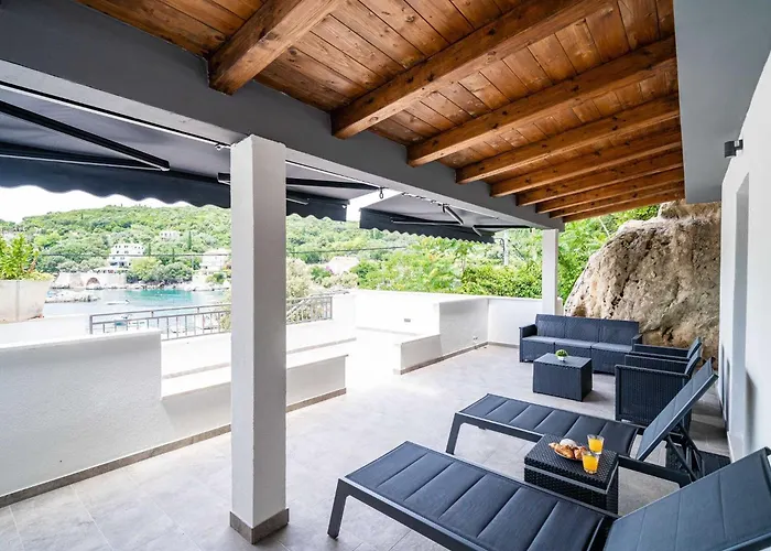 Hidden Gem - Two Bedroom With Terrace And Sea View *