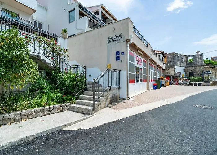 Hidden Gem - Two Bedroom With Terrace And Sea View *