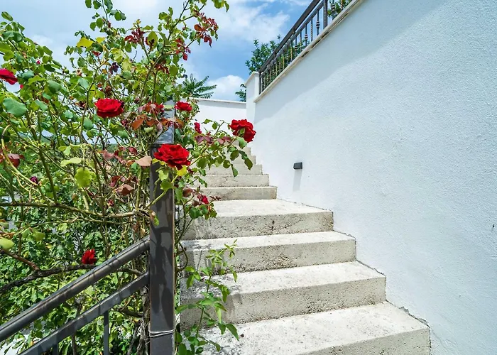 شقة Hidden Gem - Two Bedroom With Terrace And Sea View مولونات